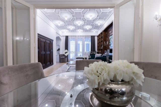 Eladó téglalakás, Budapesten, V. kerületben 261.9 M Ft, 3 szobás