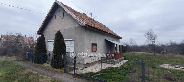 Eladó családi ház, Füzesgyarmaton 11.9 M Ft, 2 szobás