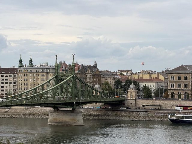 Eladó téglalakás, XI. kerületben, Szent Gellért téren