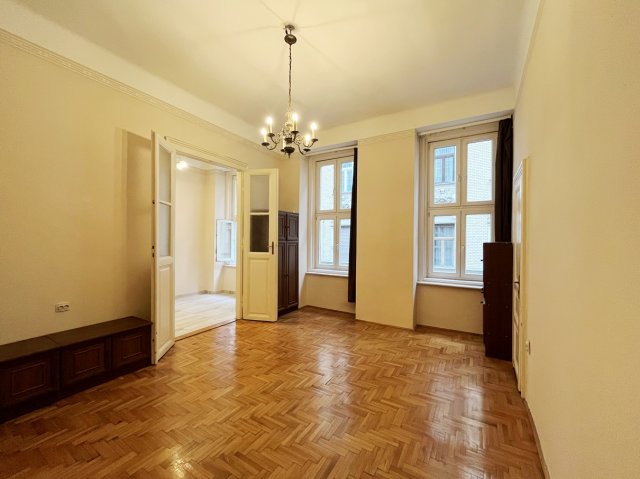 Eladó téglalakás, Budapesten, V. kerületben 79.9 M Ft, 1 szobás