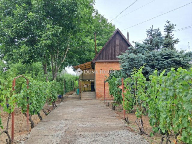 Eladó telek, Szolnokon, Alcsisziget utcában 14.9 M Ft