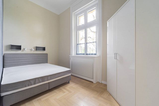 Kiadó téglalakás, albérlet, Budapesten, VI. kerületben