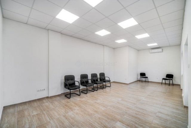 Eladó családi ház, Dunabogdányban, Kossuth Lajos úton 250 M Ft