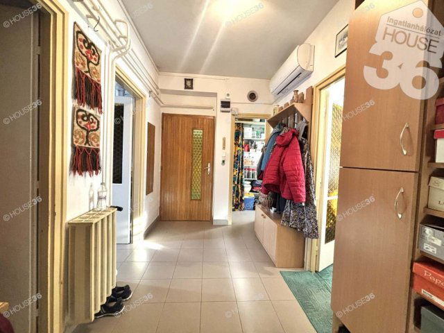 Eladó panellakás, Kecskeméten 59.99 M Ft, 3 szobás