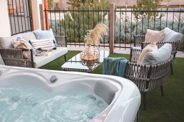 Eladó családi ház, Szigligeten 295 M Ft, 7 szobás