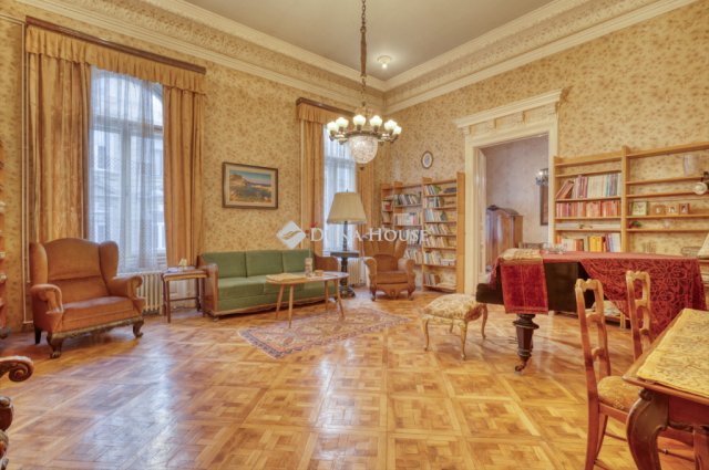 Eladó téglalakás, Budapesten, VI. kerületben 214.5 M Ft