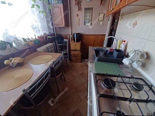 Eladó panellakás, Debrecenben 55 M Ft, 4 szobás
