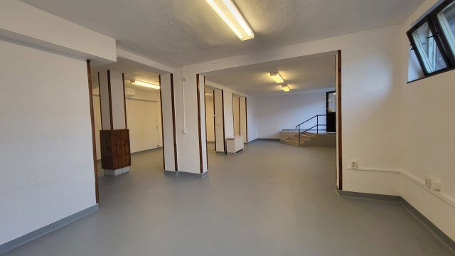Kiadó üzlethelyiség, Egerben 180 E Ft / hó
