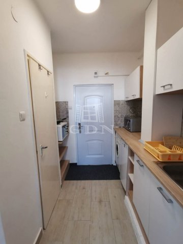 Eladó panellakás, Baján 17.9 M Ft, 1 szobás