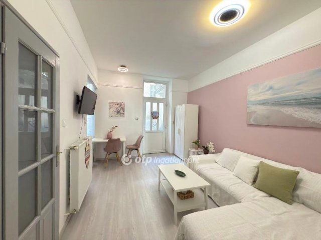 Eladó téglalakás, Budapesten, VII. kerületben 67.9 M Ft