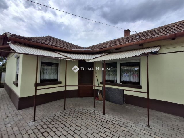 Eladó családi ház, Füzesgyarmaton, Rákóczi utcában 23.5 M Ft