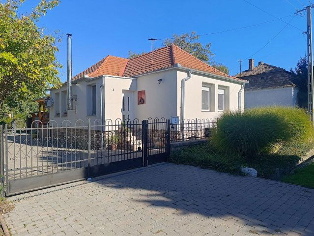 Eladó családi ház, Tardoson 71.7 M Ft, 4 szobás