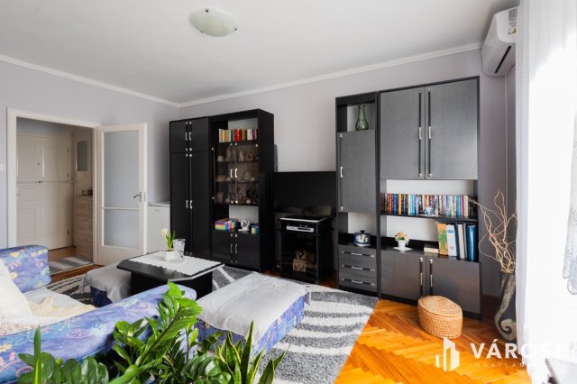 Eladó téglalakás, Gyulán 31.9 M Ft, 2 szobás