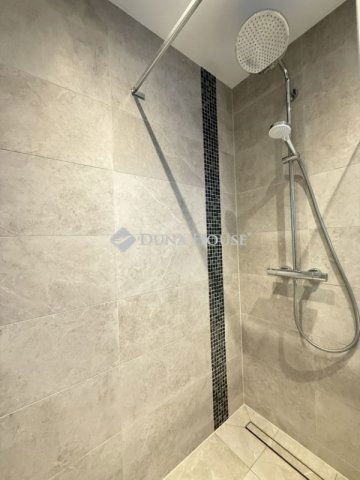 Eladó panellakás, Budapesten, III. kerületben 115.5 M Ft