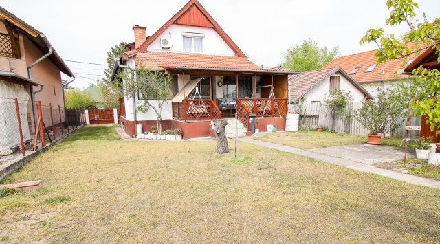 Eladó családi ház, Szigethalmon 89.99 M Ft, 4 szobás