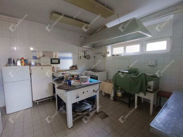 Eladó hotel, Sopronban 420 M Ft, 10 szobás / költözzbe.hu