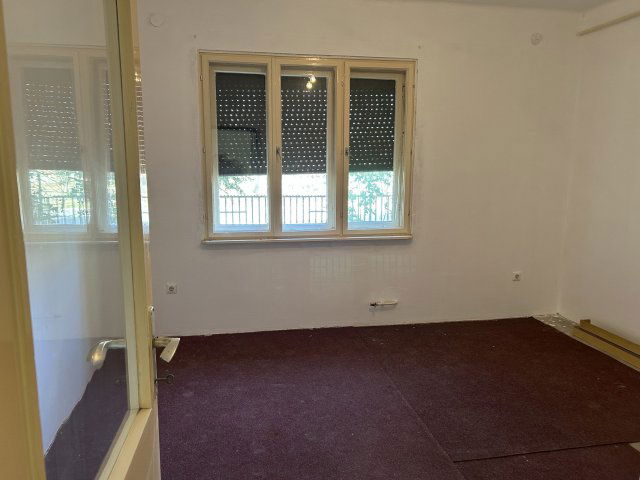 Eladó családi ház, Kunpeszéren 28 M Ft, 3 szobás