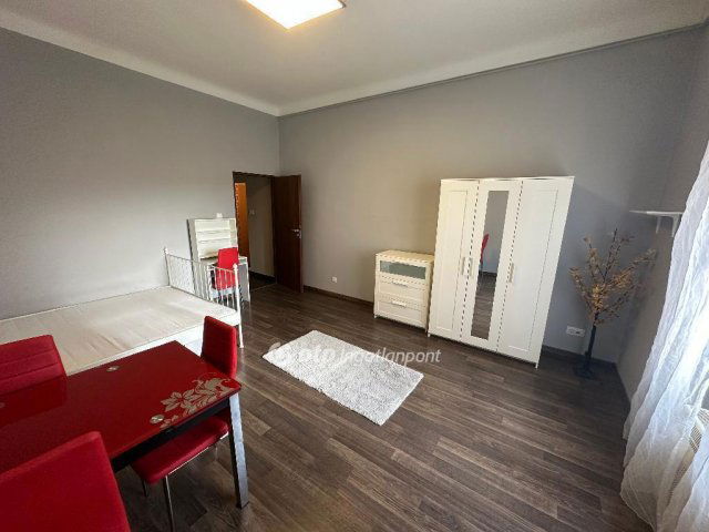 Eladó téglalakás, Budapesten, VIII. kerületben 41.9 M Ft