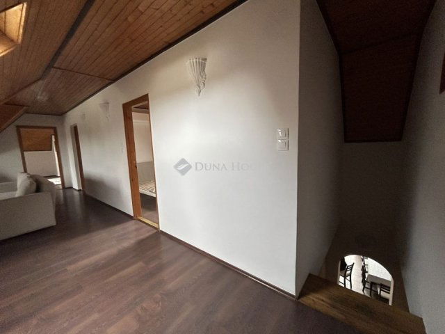 Eladó családi ház, Fülöpszálláson 300 M Ft, 19 szobás