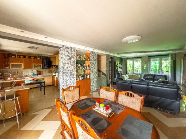 Eladó családi ház, Mályin 120 M Ft, 6 szobás