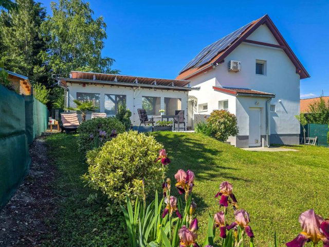 Eladó telek, Sopronban 89.9 M Ft, 3 szobás / költözzbe.hu