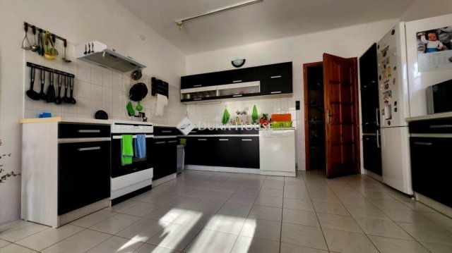 Eladó családi ház, Kiskunlacházán 85 M Ft, 5 szobás