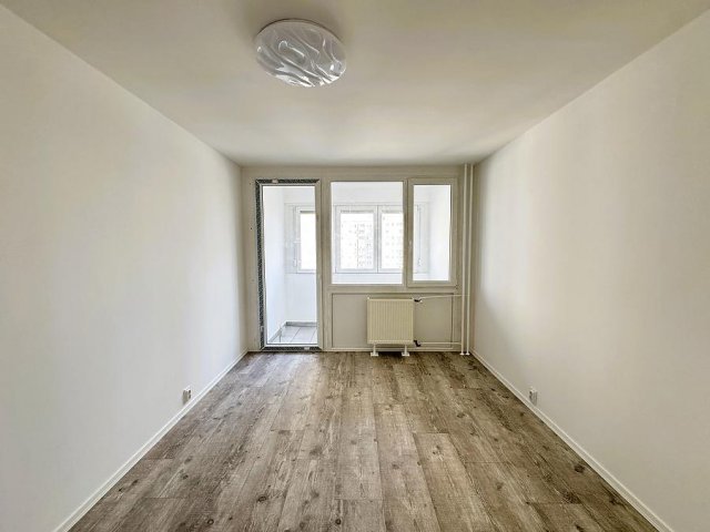 Eladó panellakás, Budapesten, III. kerületben 72.9 M Ft, 2 szobás