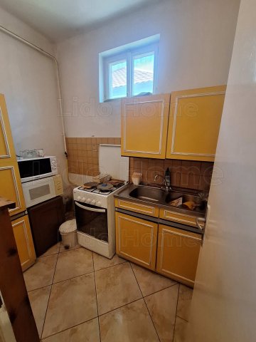 Eladó családi ház, Kaposváron 24 M Ft, 7+1 szobás