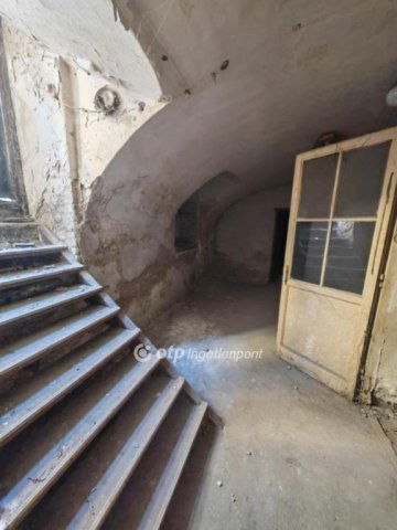 Eladó üzlethelyiség, Budapesten, VIII. kerületben 24.9 M Ft