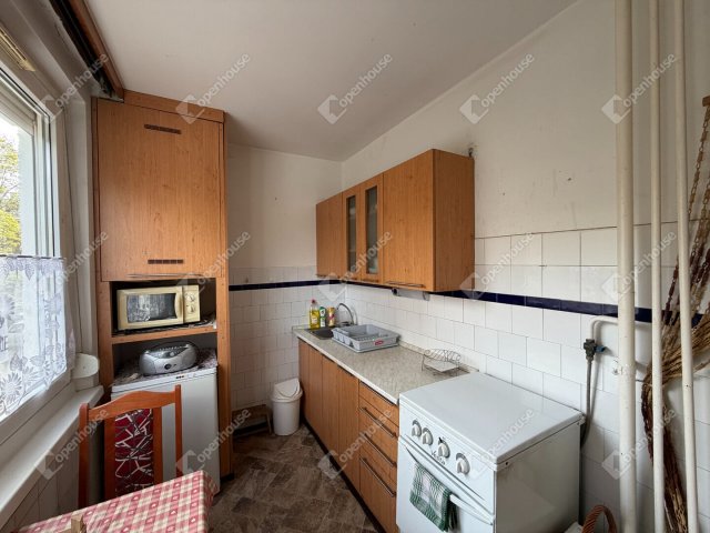 Eladó panellakás, Győrött 48 M Ft, 2 szobás