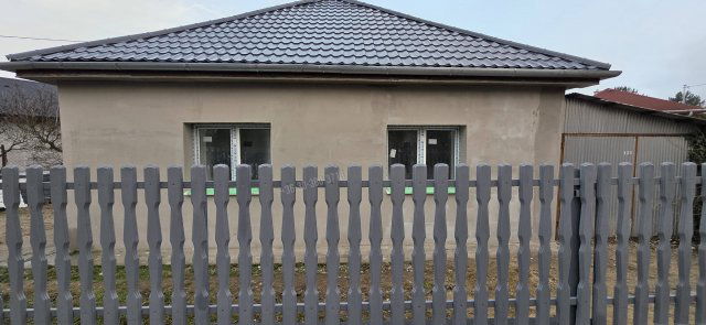 Eladó családi ház, Ercsiben 54 M Ft, 2 szobás