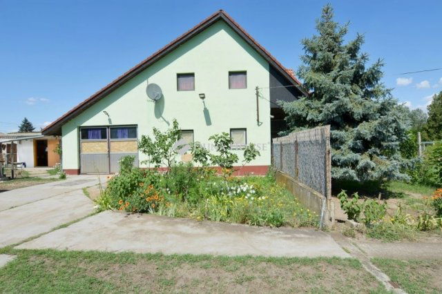 Eladó családi ház, Lakitelken 49.9 M Ft, 5 szobás