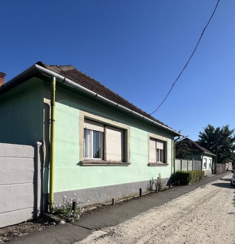 Eladó családi ház, Méhkeréken 16 M Ft, 4 szobás