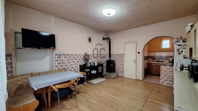 Eladó családi ház, Pilisen 29.8 M Ft, 3 szobás