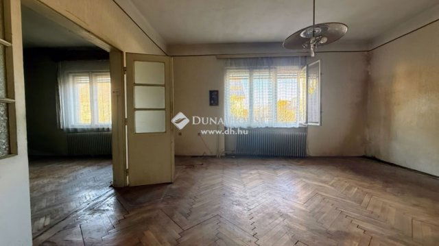 Eladó családi ház, Szombathelyen 65 M Ft, 3 szobás