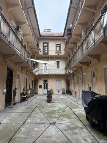 Eladó téglalakás, Budapesten, VII. kerületben 38 M Ft, 1 szobás