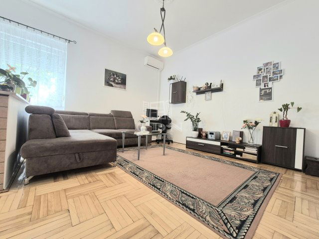 Eladó ikerház, Budapesten, XVIII. kerületben 230 M Ft, 8 szobás