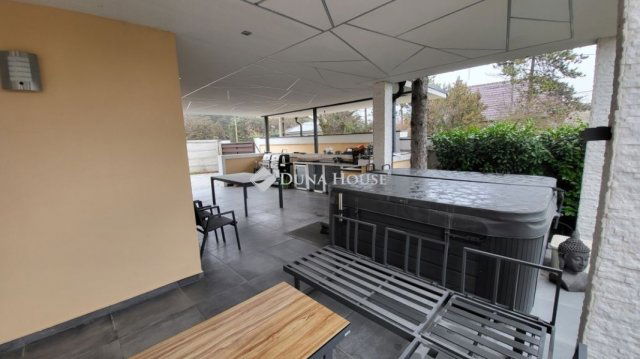 Eladó családi ház, Érden 270 M Ft, 4 szobás