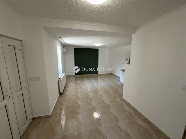 Eladó családi ház, Örkényen 37 M Ft, 3 szobás