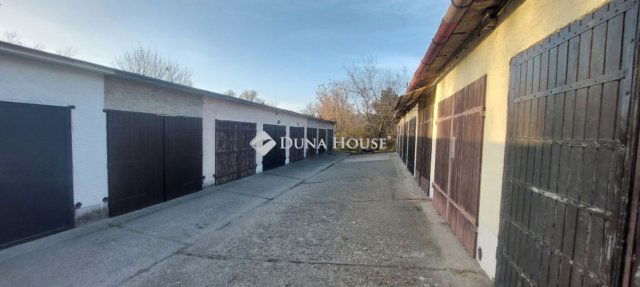 Eladó garázs, Tatabányán 7.6 M Ft / költözzbe.hu