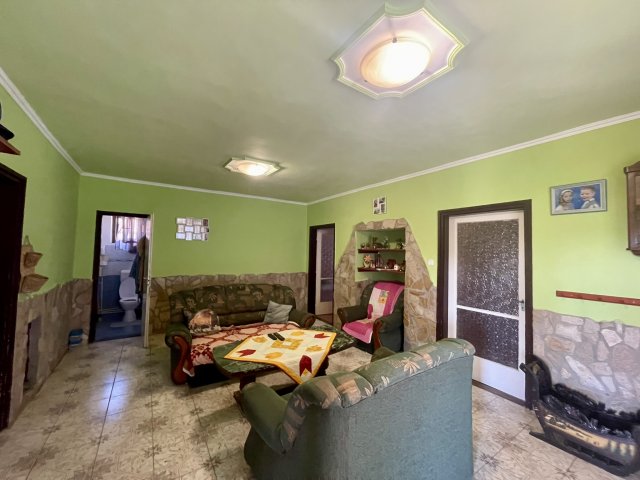 Eladó családi ház, Dombóváron 37.6 M Ft, 3 szobás