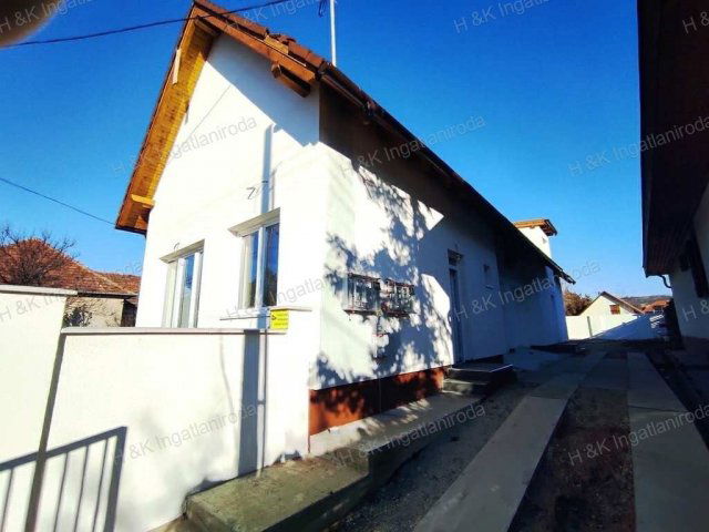 Eladó ikerház, Fóton 89.9 M Ft, 5 szobás / költözzbe.hu