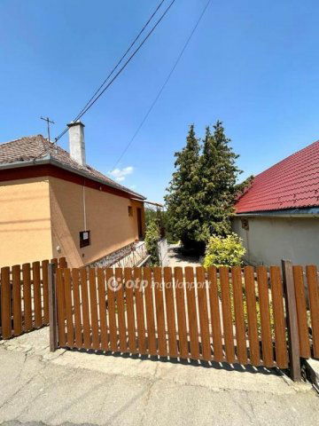 Eladó családi ház, Báron 35.5 M Ft, 2 szobás