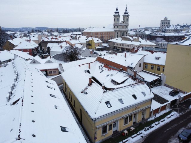 Eladó téglalakás, Egerben 51.9 M Ft, 1+2 szobás