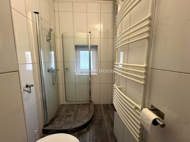 Eladó téglalakás, Szegeden 88 M Ft, 4 szobás