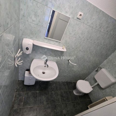 Kiadó üzlethelyiség, Kecskeméten 160 E Ft / hó