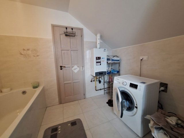 Eladó családi ház, Kőszegen 84.99 M Ft, 5 szobás