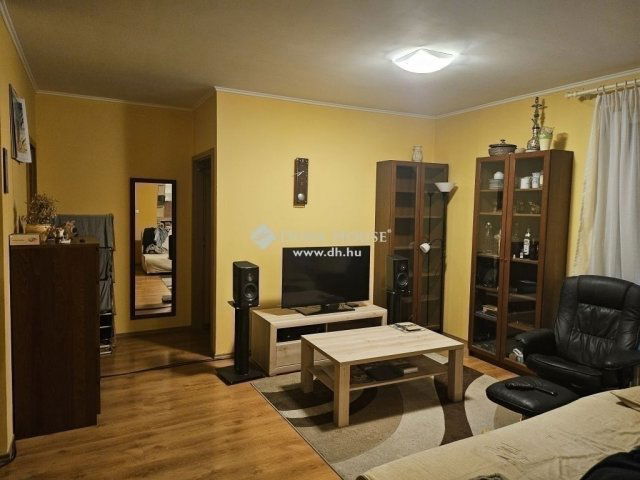 Eladó téglalakás, Budapesten, X. kerületben 86 M Ft, 3 szobás