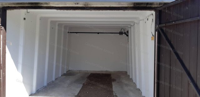 Eladó garázs, Szolnokon 8.7 M Ft, 1 szobás / költözzbe.hu