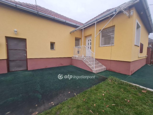 Eladó családi ház, Bogácson 36.8 M Ft, 2 szobás